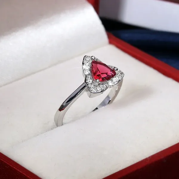 Anéis de cluster requintado anel feminino prata cor torção mosaico zircão vermelho coração cristal para mulheres jóias de casamento anillos mujer