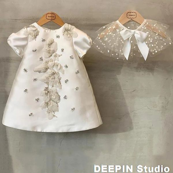 Abito bianco da ragazza di fiori Abiti da battesimo per compleanno per bambini Per bambini Abiti eleganti con fiocco in pizzo Abiti da festa per ragazze 240311