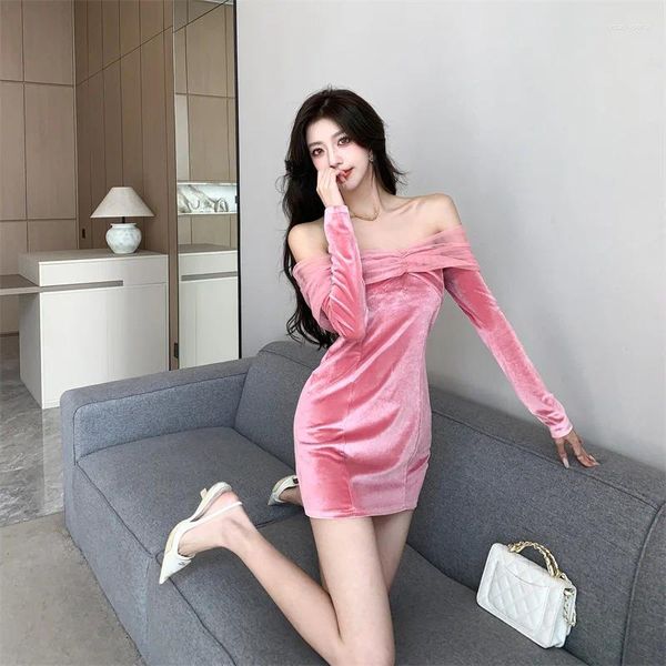 Casual Kleider Miiiix Koreanische Mode Sexy Eine Schulter Kleid Frauen Frühling Sanfte Samt Eng Eingewickelt Hüfte Weibliche Kleidung