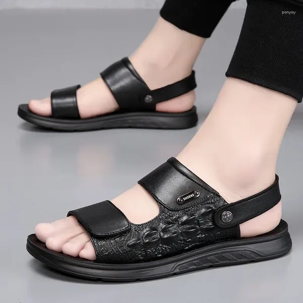 Sandálias 2024 verão sapatos de couro genuíno homens plana antiderrapante macio feriado masculino grosso único calçado masculino puro preto d074