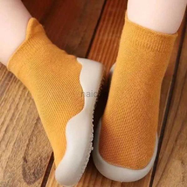 Turnschuhe Rutschfeste Kinderschuhe für Neugeborene, Kleinkinder, junge Mädchen, rutschfeste Bodensocken aus Baumwolle für Babys und Jungen, Gummisohlen, Cartoon-Indoor-Sportschuhe 240322