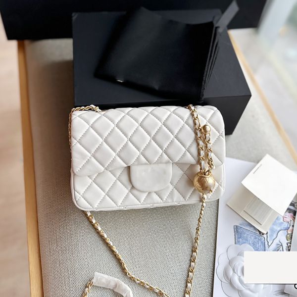 Designer feminino White Lampskin Crush Gold Ball Square Bags Quilted Mini Flap Turn Bloqueio Purse Gold Metal Hardware Matelasse Chain Crossbod