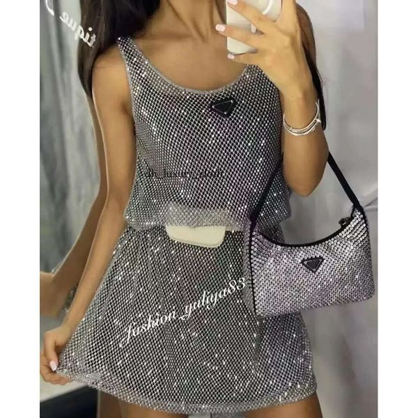 Pra Mulheres Vestidos Casuais Designer oco Out Lady Pra Vestido Shorts Peito Triângulo Invertido Bolso Design Elástico Cintura Cinta Verão Nicho Sexy Vestido 8680