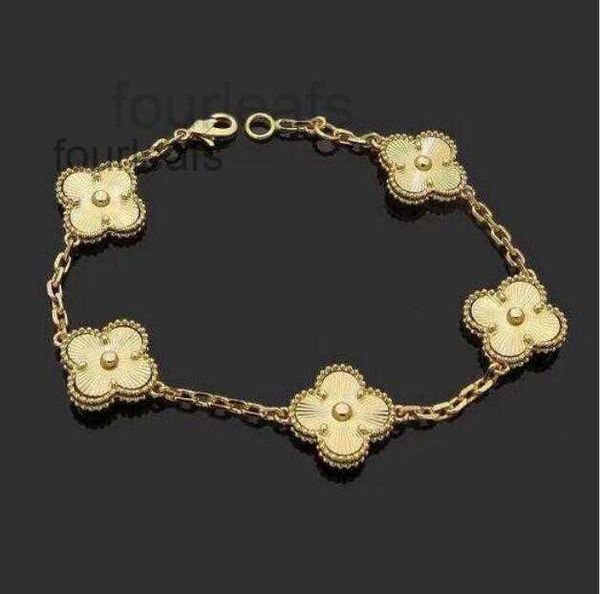 Gioielli di design Cleef Van Bracciale a quadrifoglio Catena a maglie di lusso a quattro foglie Braccialetti in oro 18k moda donna Selezione multi colore