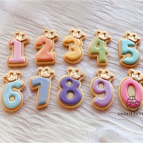 Numero di corona Stampo per biscotti glassa digitale Stampo per biscotti 3D Fondente Zucchero Torta artigianale Strumenti di decorazione di compleanno Stampo per cottura in cucina 240311