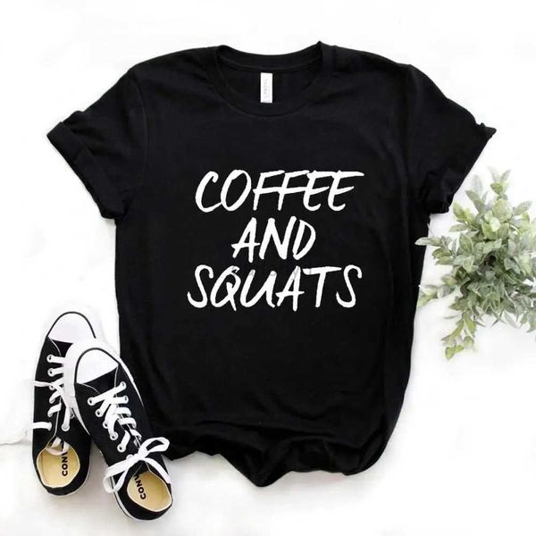 Camiseta feminina com estampa de café e agachamento, camisetas casuais e engraçadas para mulheres, adequadas para meninas.Camiseta top de linha Hipster FS-98 240322