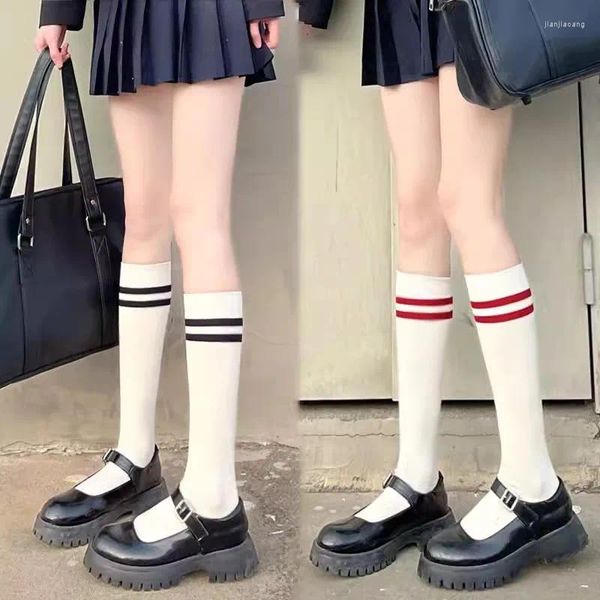 Frauen Socken Gestreift Baumwolle Lange Japanische JK Schwarz Weiß Knie Hohe Strümpfe Studenten Mädchen Einfarbig Rohr Bein Warm