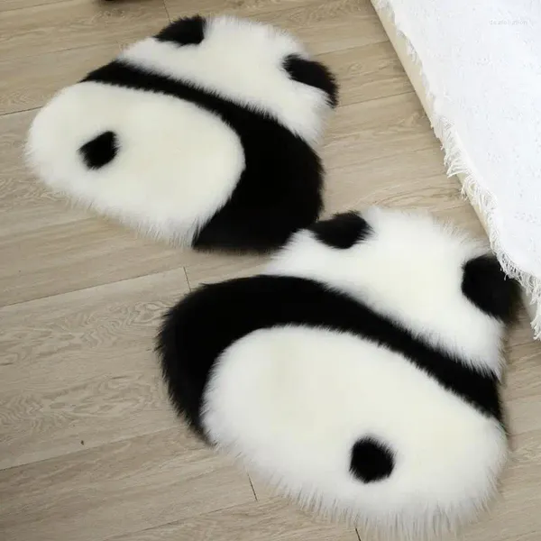 Teppiche Kleine pelzige Bodenmatte Panda waschbarer Teppich für Schlafzimmer Wohnheim Nachttisch Zimmer Dekor Teppich Weihnachtsgeschenk des Jahres