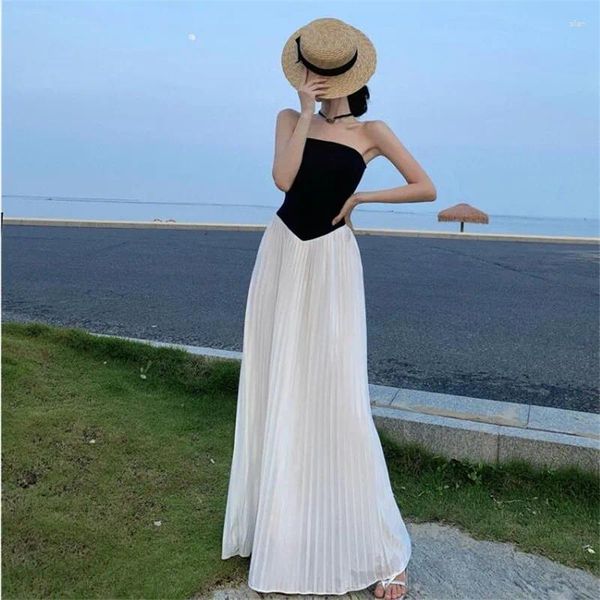 Abiti casual Nero Bianco Patchwork Abito lungo da vacanza 2024 Moda estiva senza spalline Una linea Piega Fata Vacanza al mare Gonna da spiaggia