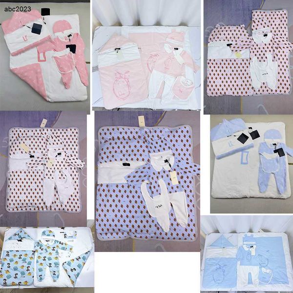 Klassiker Neugeborene Overalls Hochwertige Kleinkindkleidung Größe 52-80 cm Baby Fünf-Stück-Set-Body-Hut-Labbe Decke umarmen eine Quilt 24mar