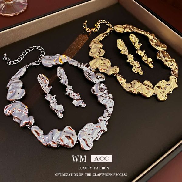Unregelmäßiges Plissee-Metall-Patchwork mit einer coolen personalisierten Schlüsselbeinkette, übertriebene und Nischen-Halskette für Frauen