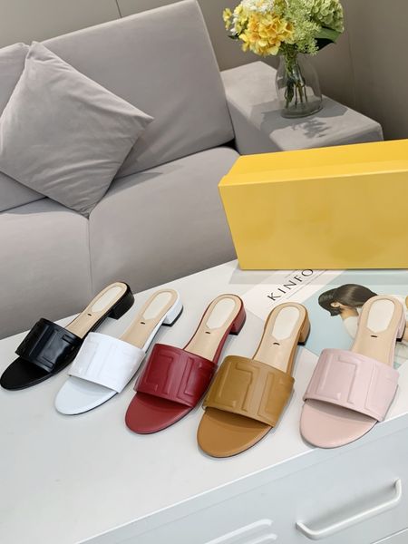 Designer Mulher Sandálias de couro em relevo fundo largo estilete couro camurça sliders chinelos de salto preto branco marrom cor de fruta com caixa amarela tamanho 35-42