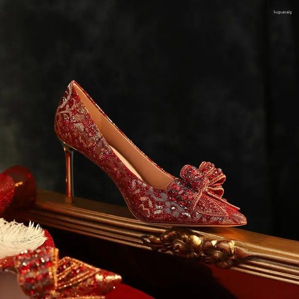 Sapatos de vestido casamento vermelho para mulheres com saltos finos apontou arco cristal estilo chinês não cansativo pés noiva alta