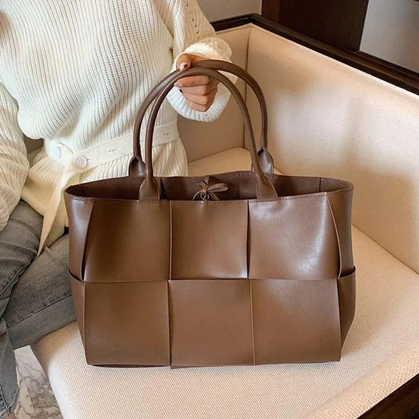 Borse da sera Designer Donna Spalla di lusso 2024 Borse da donna di grande capacità Borsa tote semplice per la spesa in tessuto casual