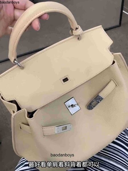 Keiliy 2024'te kadınlar için çanta yeni şık Kore yüksek kapasiteli niş tasarım, taşınabilirlik duygusu ile eğimli çöküş çantası bir omuz çantası moda
