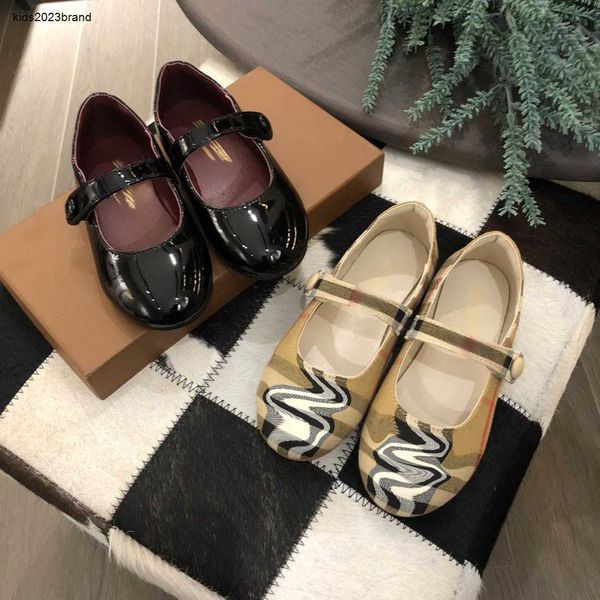 Novas crianças sapatos de couro brilhante criança tênis menina princesa sapato tamanho 26-35 incluindo caixa de sapato de couro do bebê sapatos planos 24mar