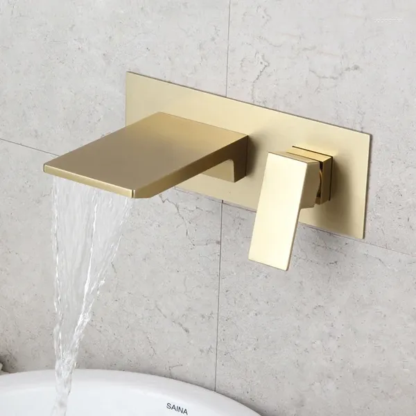 Rubinetti per lavandino del bagno Rubinetto in ottone dorato spazzolato di lusso Montaggio a parete Miscelatore per lavabo in rame di alta qualità Cascata Buon bagno