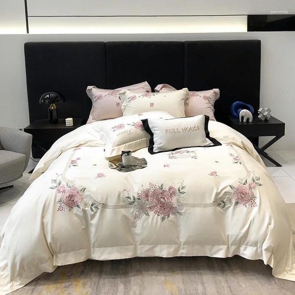 Conjuntos de cama Branco Rosa Algodão Egípcio Luxo Rosa Flor Bordado Duveta Capa Folha Fronhas Cor Sólida Home Têxtil