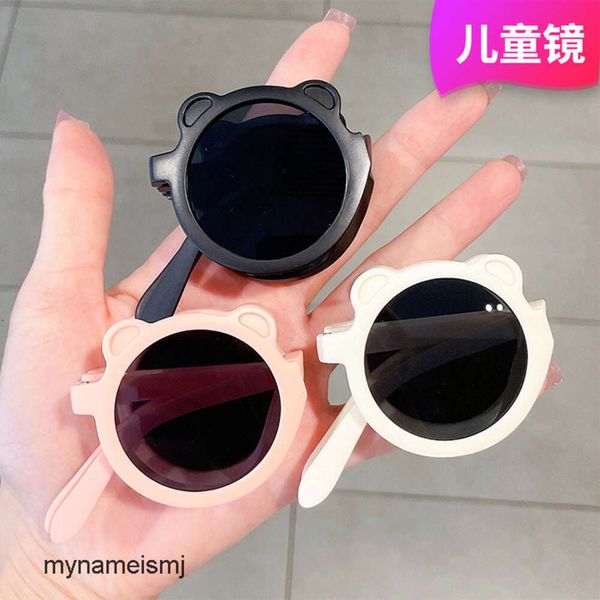2 pezzi Fashion designer di lusso Occhiali da sole per bambini pieghevoli orso carino occhiali da sole anti-ultravioletti per bambini occhiali parasole alla moda per ragazzi e ragazze