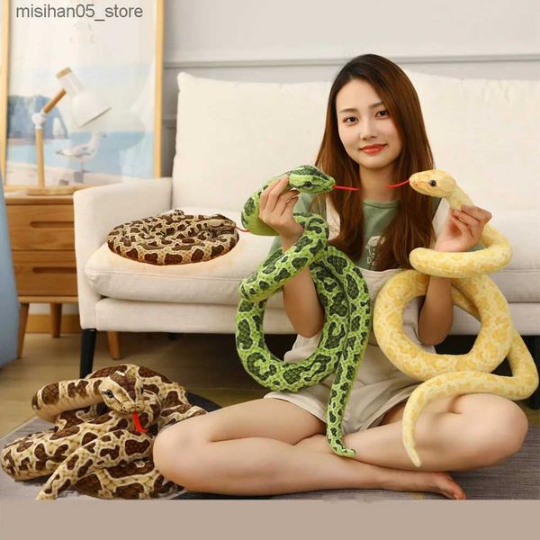 Bambole di peluche 200 cm / 300 cm Peluche serpente gigante simula lungo pitone dorato Riempimento serpente peluche Regalo per bambini Decorazione della casa Q240322