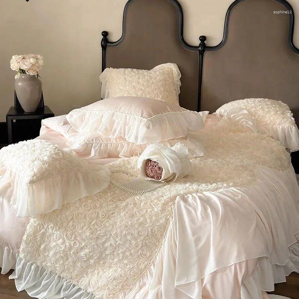 Set di biancheria da letto Set da sposa principessa rosa Set di lusso in chiffon di pizzo rosa fiori copripiumino in cotone egiziano lenzuolo federe tinta unita