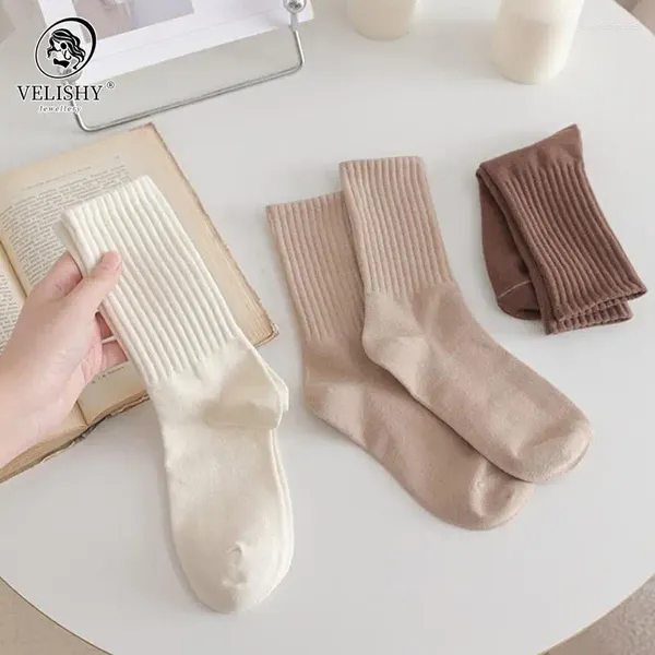 Kadınlar SOCKS Düz Renkler Pamuk Yüksek Kaliteli Sonbahar Kış Kibir Top Çeltik Günlük Basit Basic Renkli Lady Sıcak