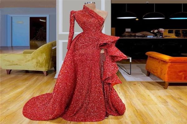 Brilhante vermelho um ombro lantejoulas alta divisão vestidos de baile manga longa babados ruched uma linha trem varredura formal festa vestido de noite1055995