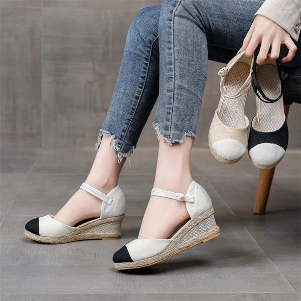 Scarpe eleganti Espadrillas da donna Estate 2024 Sandali con tacco Zeppe Donna Casual Comfort Décolleté con punta chiusa Calzature Sandali