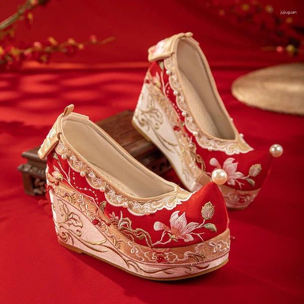 Scarpe eleganti 2024 Autunno/Inverno Antico Hanfu ricamato Comodo grande pendio da sposa da donna