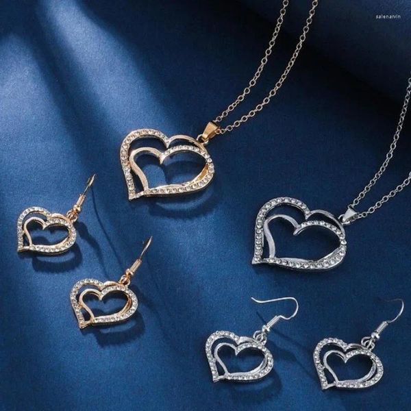 Catene da 3 pezzi Set di gioielli a forma di cuore di orecchini con ciondolo, collana per donne, moda squisita, doppio strass