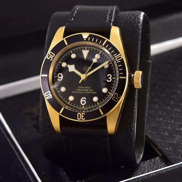 caro black bay watch cronômetro watchmen 5A movimento de quartzo de alta qualidade menwatch pulseira de couro montre adotar relgio jason007 menwatch com caixa HEFG