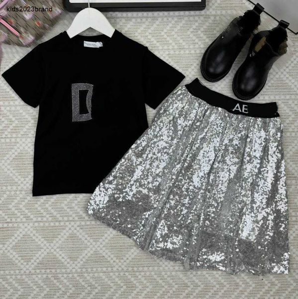 Nuovi vestiti per bambini tute per bambini vestiti per ragazze Set estivo in due pezzi Taglia 90-150 CM T-shirt e gonna con paillettes lucide 24Mar