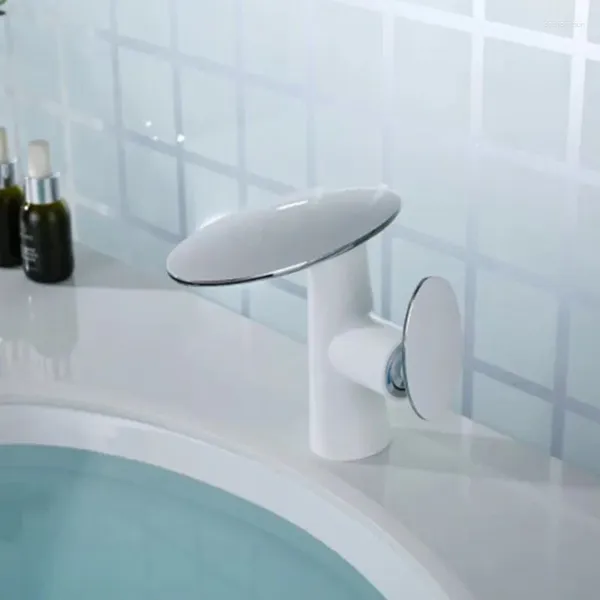 Rubinetti per lavandino del bagno Rubinetto a cascata per lavabo e freddo Lavaggio a mano bianco Foro singolo Grande quantità Prezzo eccellente