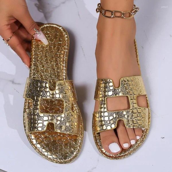 Chinelos moda ouro sexy elegante sandálias planas verão banquete feminino versátil leve e confortável