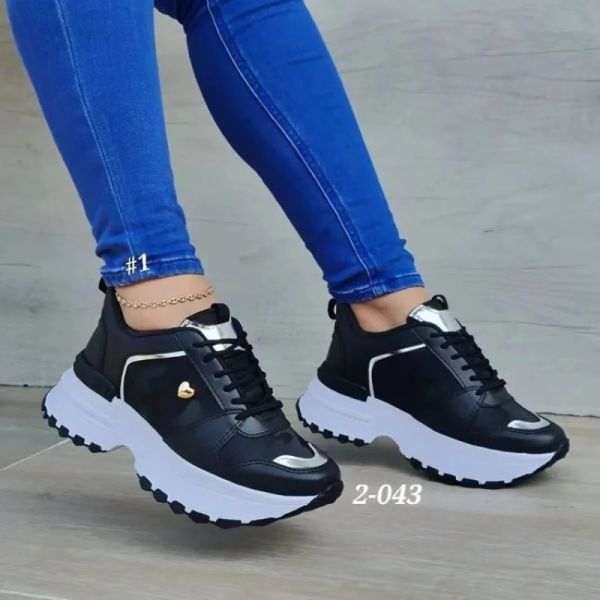 Ayakkabı 2023 yeni perçin spor ayakkabılar moda deri örgü nefes alabilir kama koşu ayakkabı rahat hava yastık dantel kadınlar vulkanize ayakkabılar çift