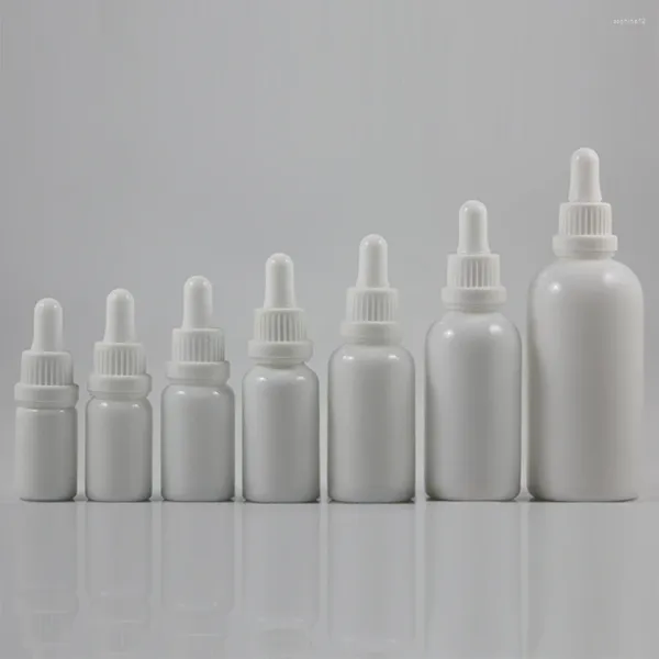 Bottiglie di stoccaggio Bottiglia contagocce bianca a forma rotonda da 10 ml all'ingrosso Contenitore cosmetico Olio essenziale