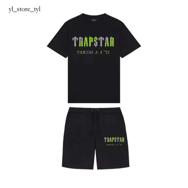 Tuta trapstar T-shirt da uomo 2024 Nuova estate stampata in cotone maglietta da uomo Pantaloncini da spiaggia Imposta streetwear Tuta Abbigliamento sportivo da uomo trapstars T-shirt