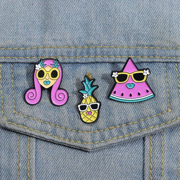 Lustige Urlaub Strand Frauen Emaille Pins Cartoon Wassermelone Ananas Nette Brosche Revers Abzeichen Kleidung Rucksack Zubehör Schmuck