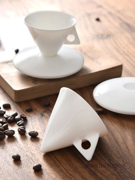 INS Light Luxury Bone China Tipo di cono ESPRESSO S Cup Piramide in ceramica Piccola tazza da caffè nera e set di piattini Demitasse Tazza da tè 240322