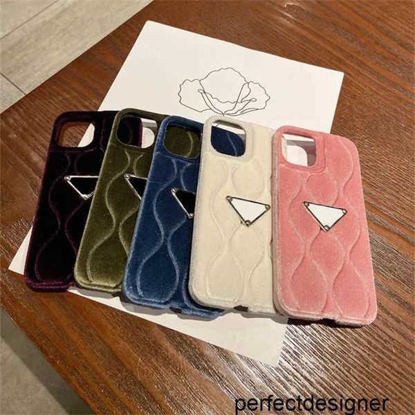 Designer Luxurys Velvet Phonecase para 14 Plus 13 12 11 Pro Max Designer Moda Marca Phone Cases Clássico Letras Peludo IPhone Case Capa G238181C3EI1I