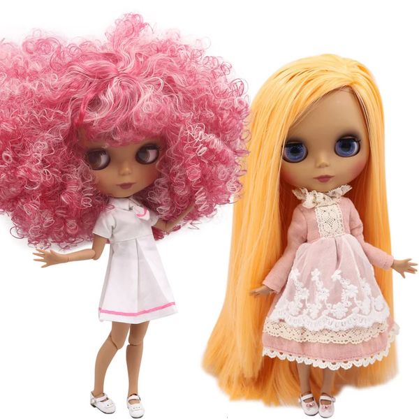 Boneca ICY DBS Blyth NoQE1552352 Rosa mistura de cabelo afro vermelho com franja Corpo articulado Pele preta Rosto fosco 16 BJD 240311