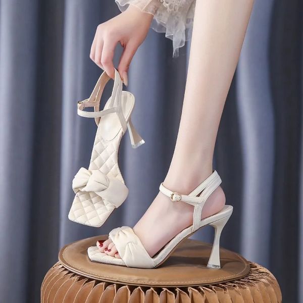 Sandalet Yaz Mizaç Sosyalit Sandalet Kadın Moda Rahat Niş Tasarımcı Tarzı Güney Kore Spice Kız Ayakkabı Tatlı Güzel