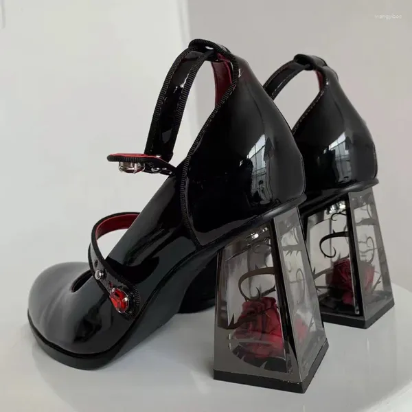 Scarpe eleganti Punk Gotico Décolleté con tacco alto Donna Cinturini alla caviglia Nero Mary Jane Donna 2024 Lolita in pelle verniciata con tacco rosa