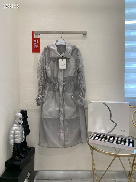 2024 nuove donne Designer Giacca Parka Mon Potets ultimo parka da donna Cappuccio foderato in nylon resistente allo strappo Tasca con cerniera con chiusura a scatto Orlo regolabile