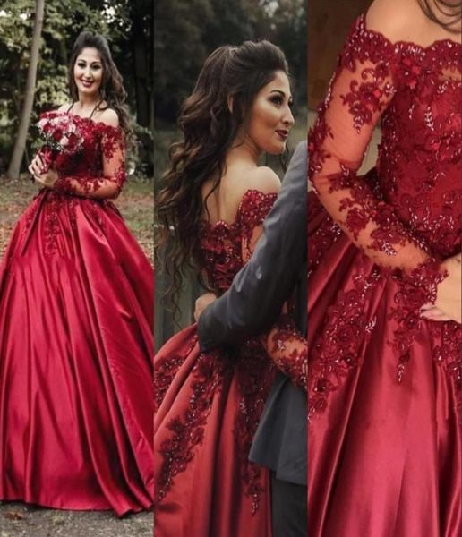 Burgunderrotes, dunkelrotes Ballkleid-Brautkleid, schulterfrei, lange Ärmel, Satin, Spitze, Applikationen, Blumen, Perlen, Übergröße, formelle Brautmode 3773736