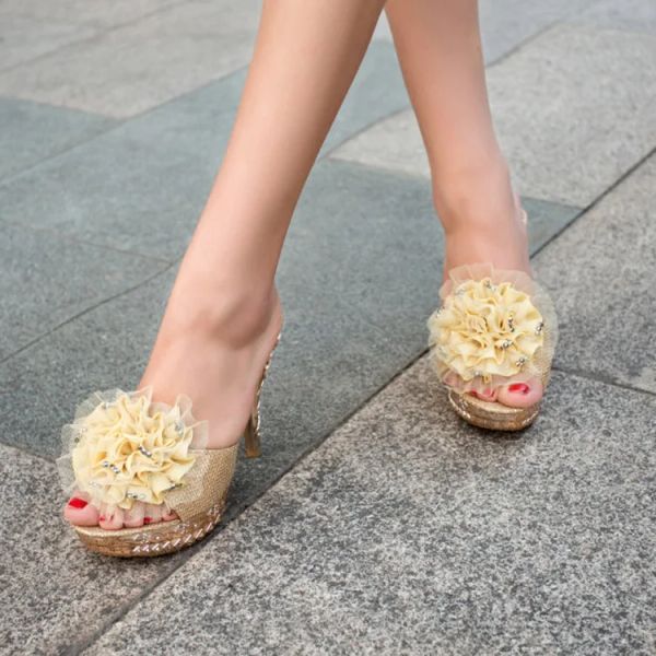 Sandálias Itália Sapatos de senhoras Salurce ovelha ao ar livre elegante tamanho grande tênis de flores ecológicas lindas lindas para mulheres