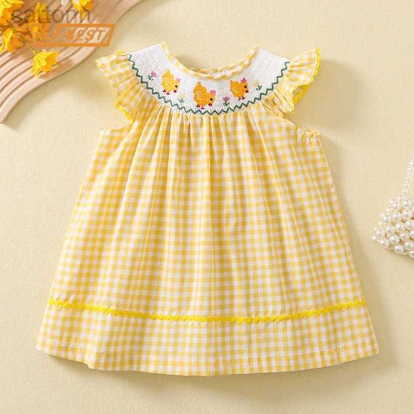 Abiti da ragazza Abito da bambino senza maniche in maglia dolce con ricamo di pollo Abito estivo da bambino Abito da bambino 24323