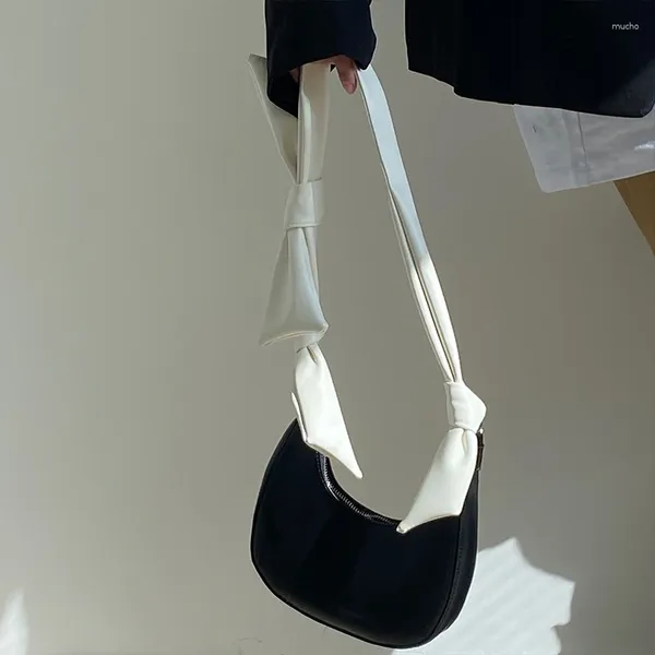 Umhängetaschen Einzigartige Fliege Breiter Riemen Einzeltasche 2024 Damen Textur Reißverschluss PU Unterarm Einfache elegante Handtasche