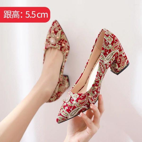 Sapatos de vestido Novel2024 Noiva Mulheres Planas Mulheres Grávidas Red High Heel Thi Heel Crystal Roupas Casamento