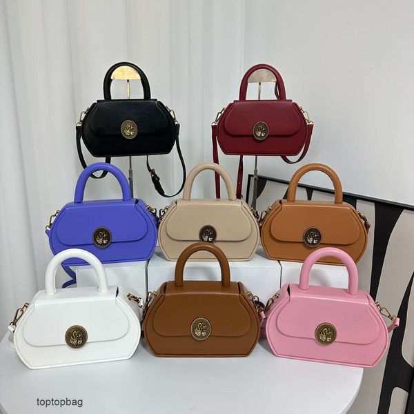 Дизайнерские роскошные модные сумки-тоут, новая сумка-коробка 2023, модная универсальная тенденция, корейская маленькая квадратная сумка на одно плечо, однотонная женская сумка через плечо
